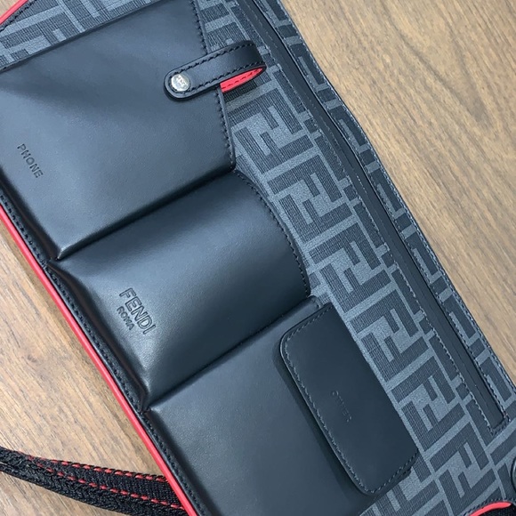 Fendi FF Multi-pocket belt bag - Picture 2 of 4